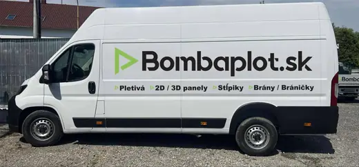 Polep dodávky Bombaplot.sk — bočná strana s logom a službami